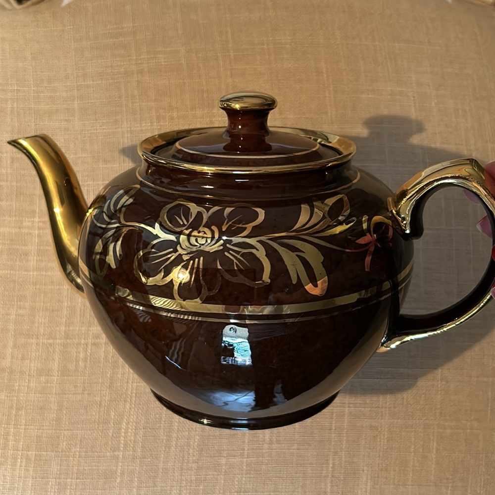 Vintage Sadler England Tea Pot